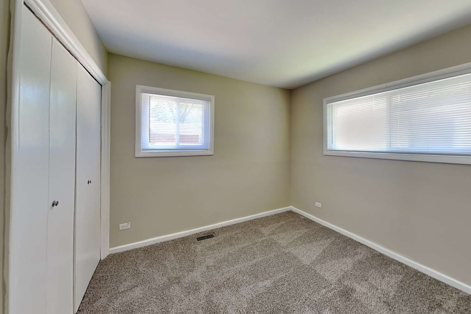 1875 N Newport Rd, Hoffman Estates photo 11