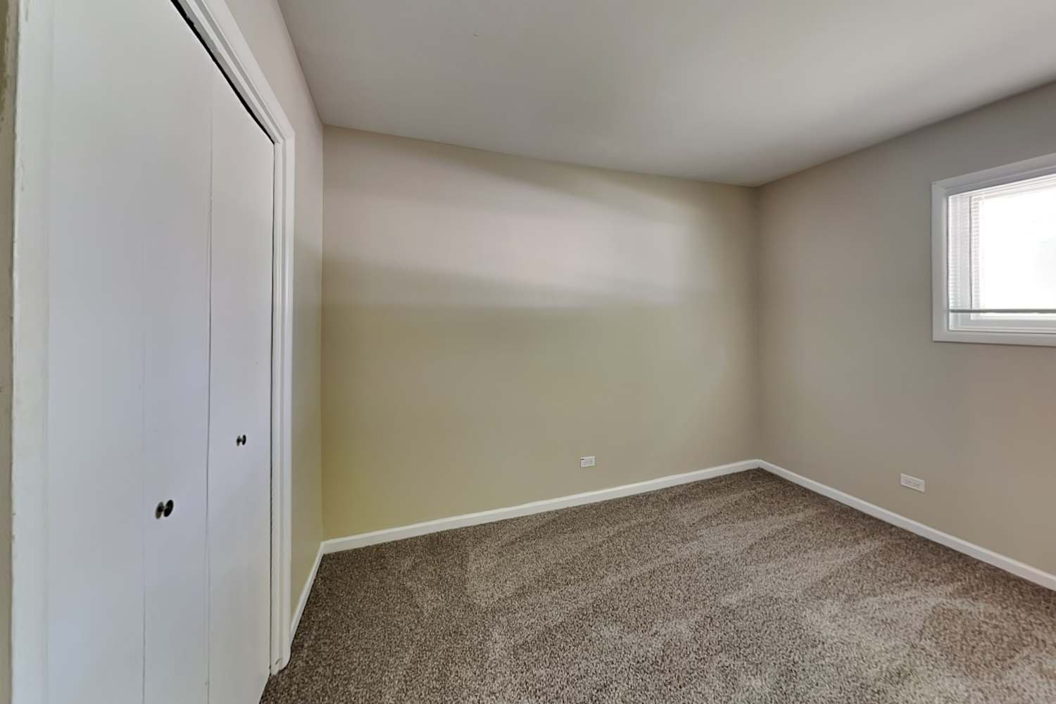 1875 N Newport Rd, Hoffman Estates photo 16