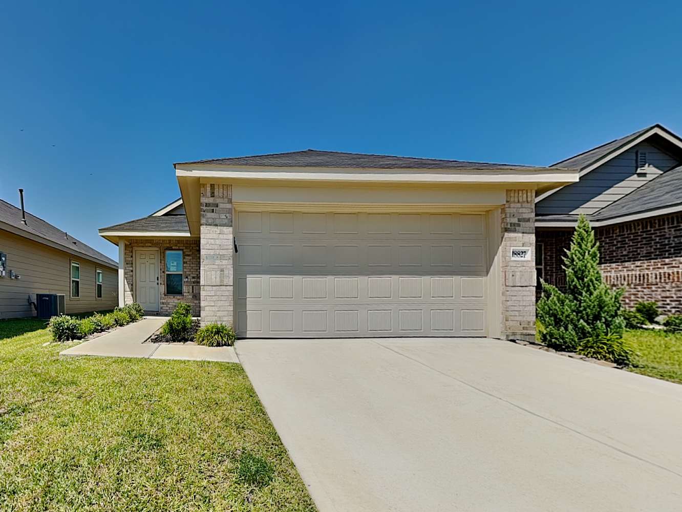Front of 18827 Jasper Ridge Dr, Hockley, TX