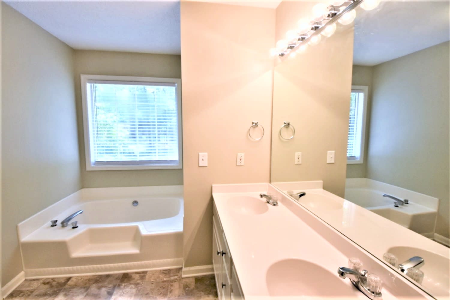 1885 Chadwick Dr, Cumming photo 7
