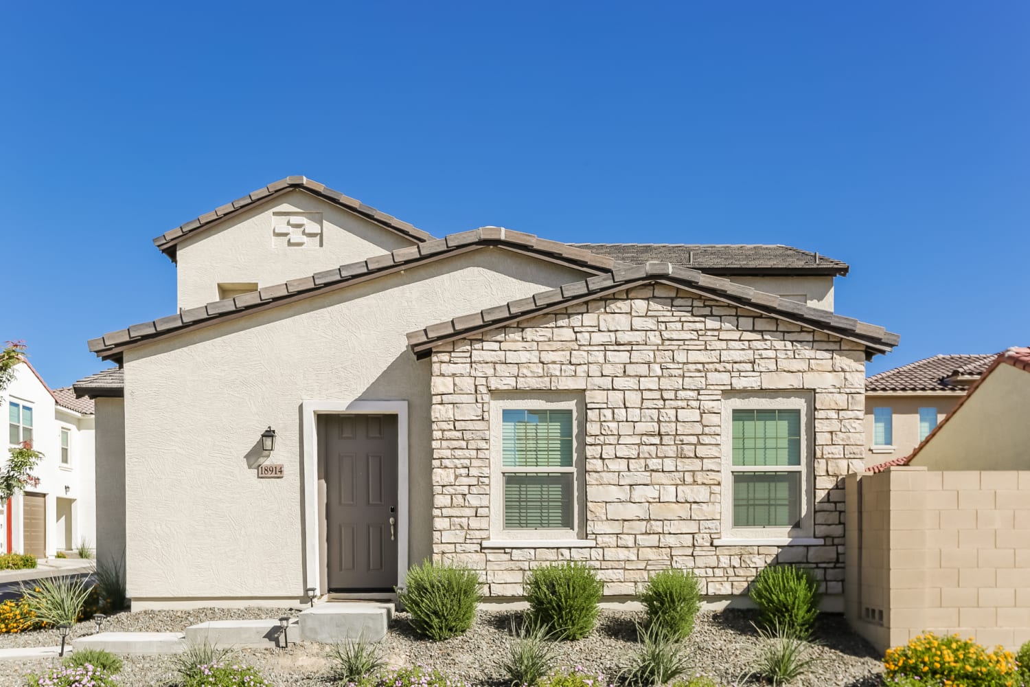 Front of 18914 W Reade Ave, Litchfield Park, AZ