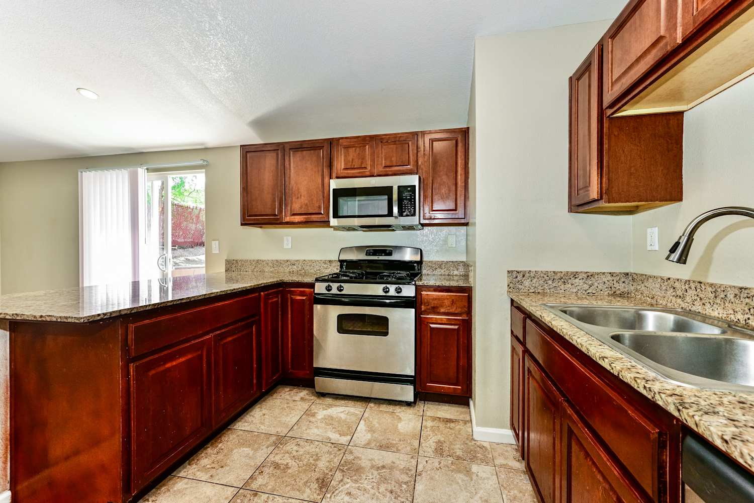 18920 Delight St, Canyon Country photo 8