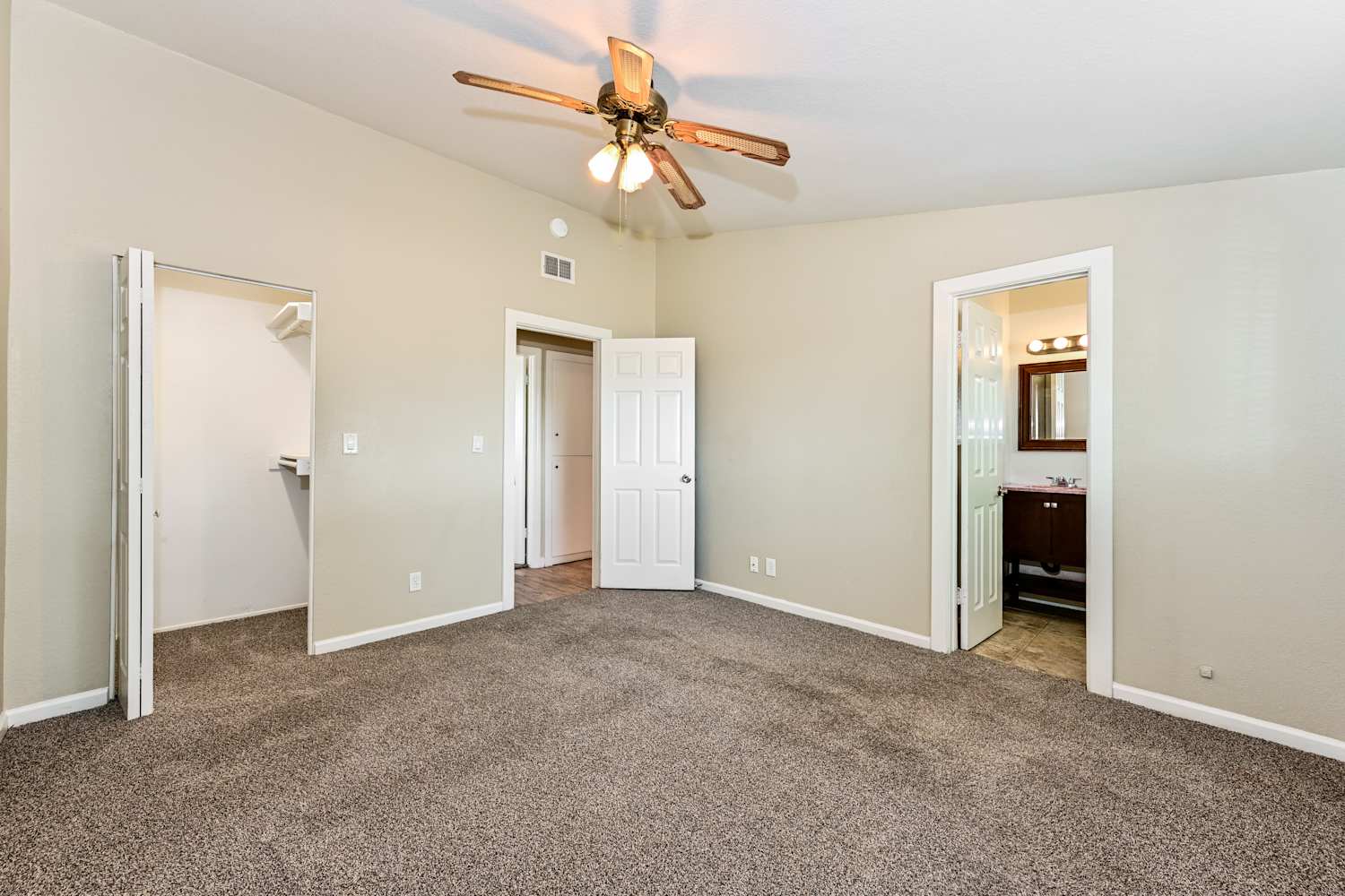 18920 Delight St, Canyon Country photo 9
