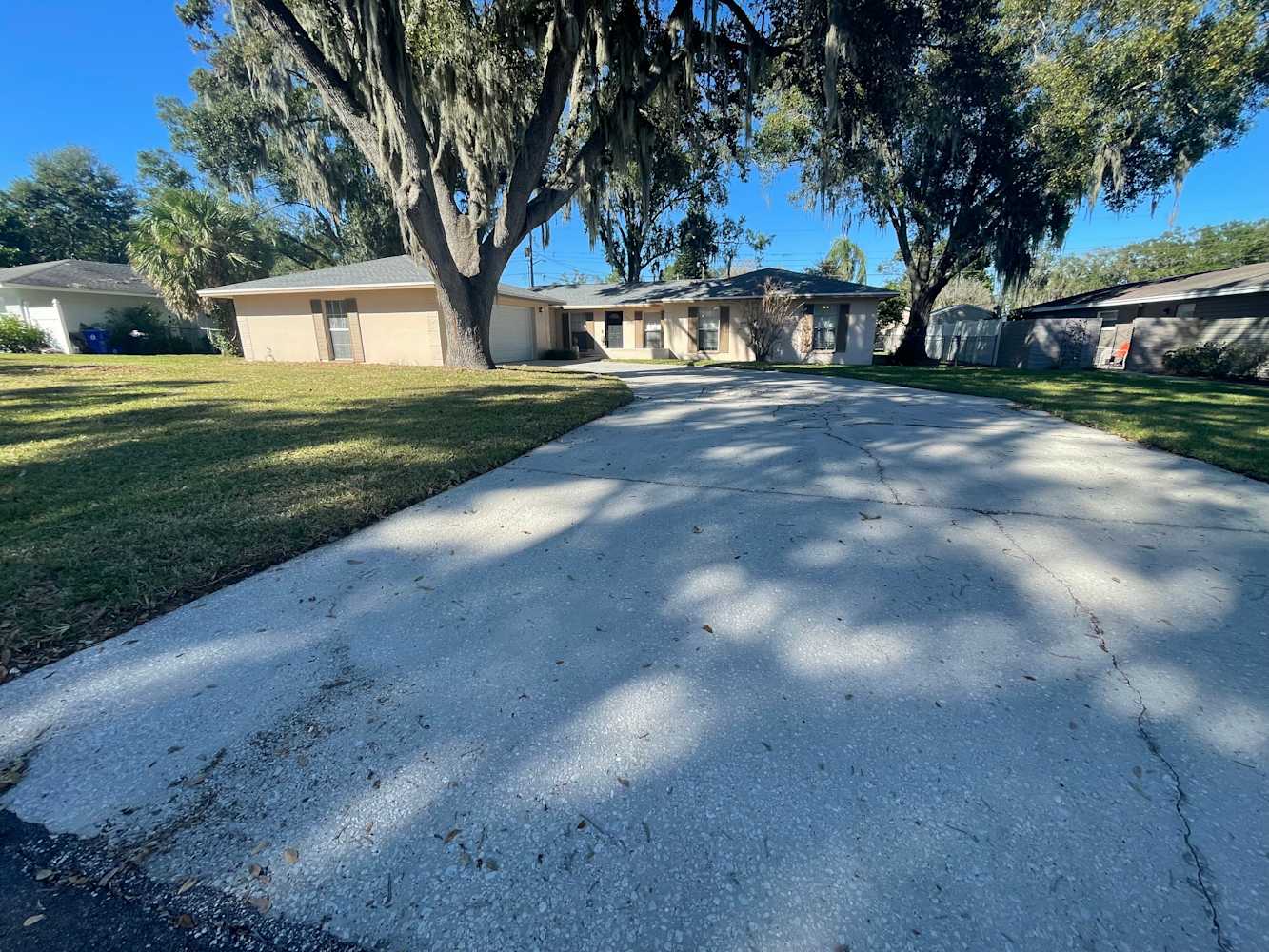 Front of 1904 Inverness Dr, Lakeland, FL