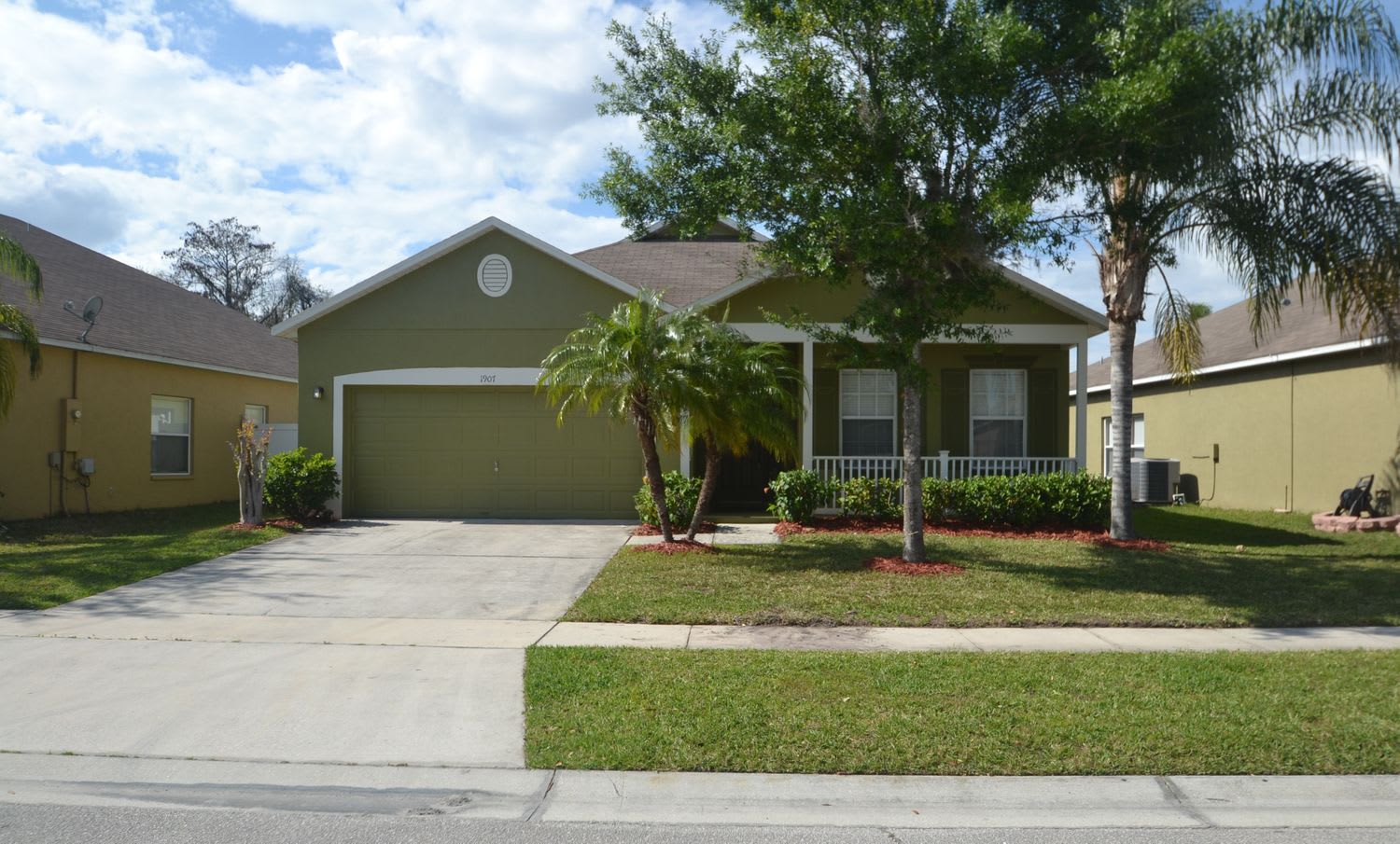 Front of 1907 Great Falls Way, Orlando, FL