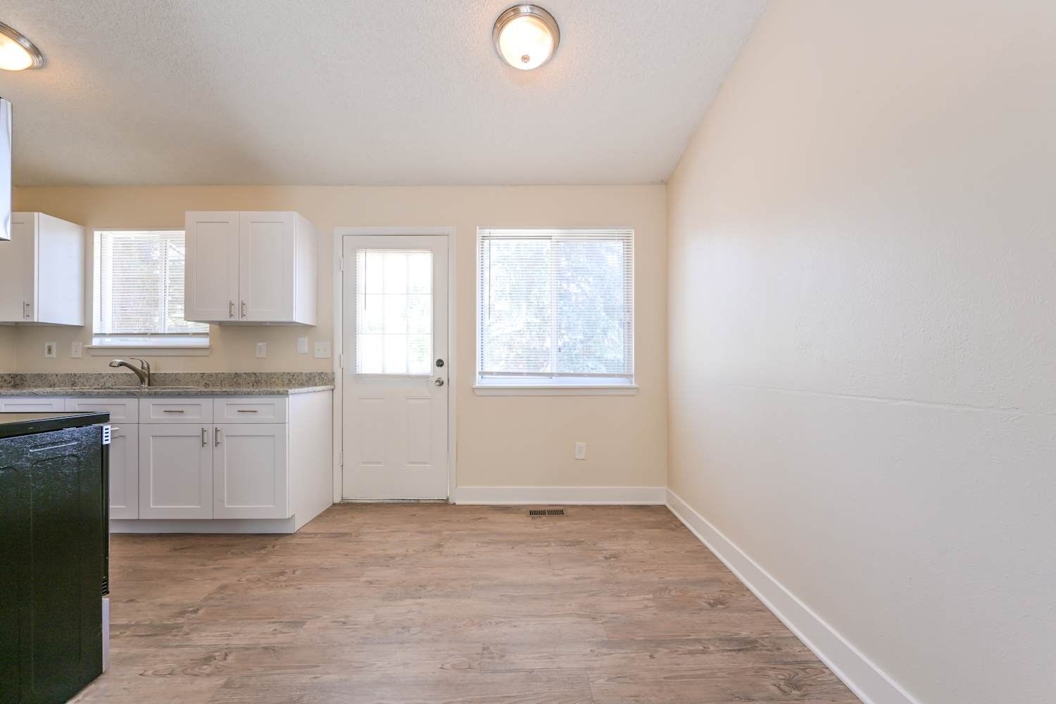 19074 E Mansfield Dr, Aurora photo 6