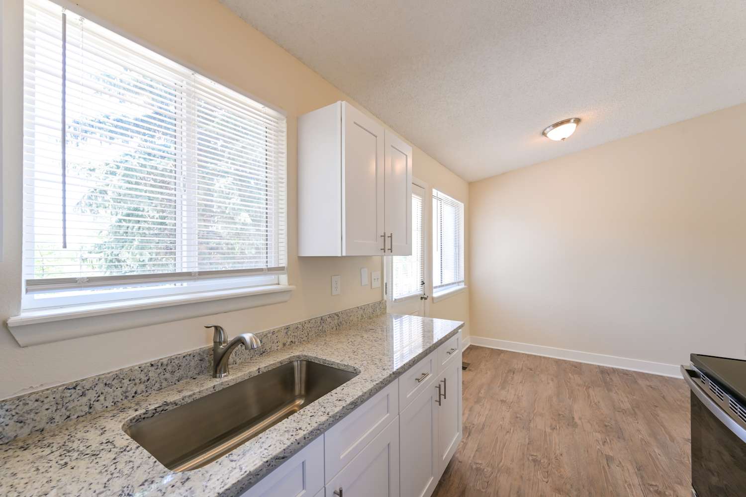 19074 E Mansfield Dr, Aurora photo 8