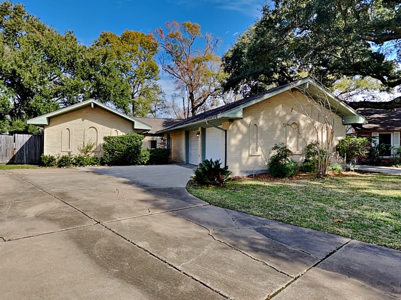 1908 Sunset Ct N, League City photo 1