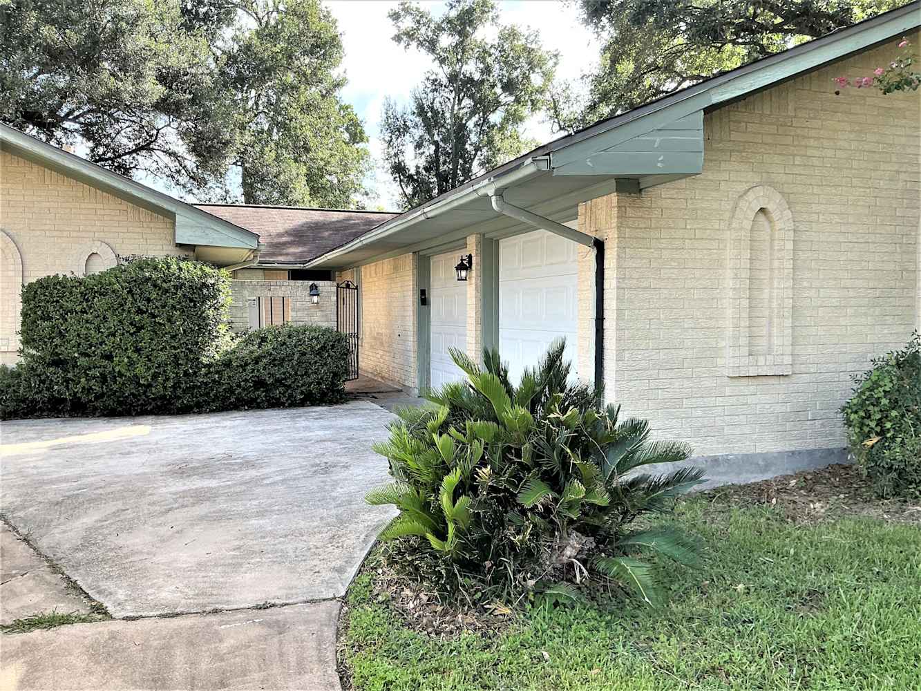 A house we rent in League City, TX