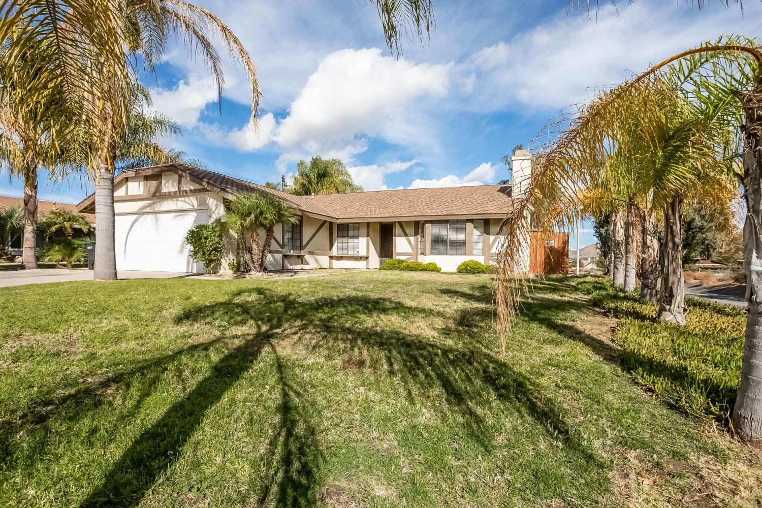 19086 Reindeer Dr, Lake Elsinore photo 2