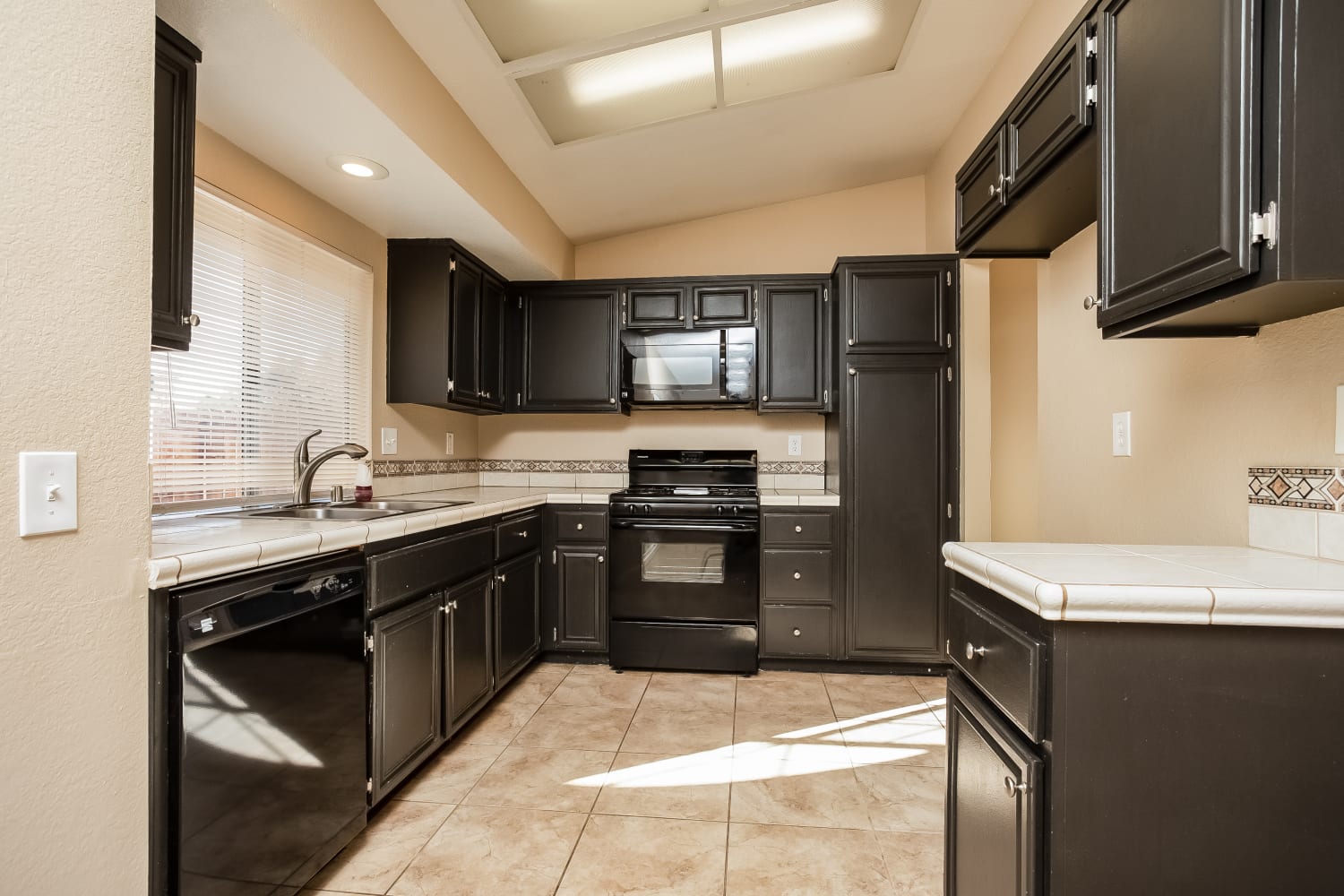 19086 Reindeer Dr, Lake Elsinore photo 7