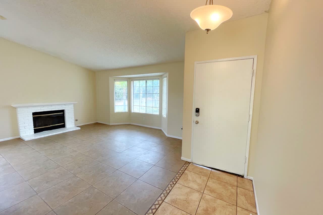 19086 Reindeer Dr, Lake Elsinore photo 3