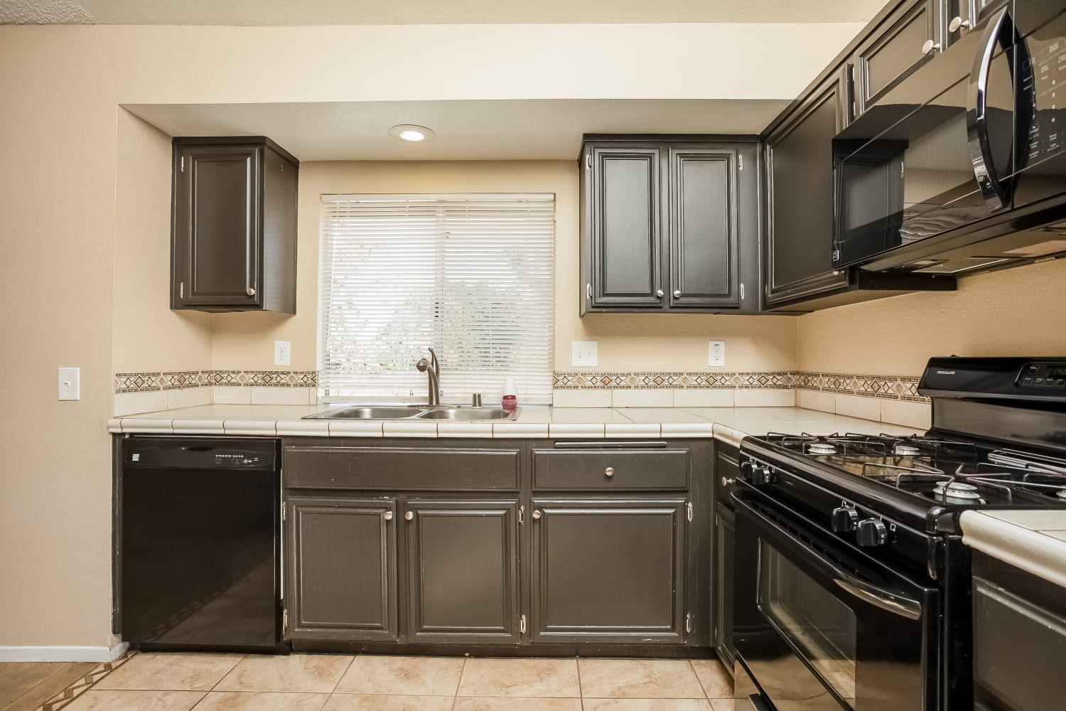 19086 Reindeer Dr, Lake Elsinore photo 6