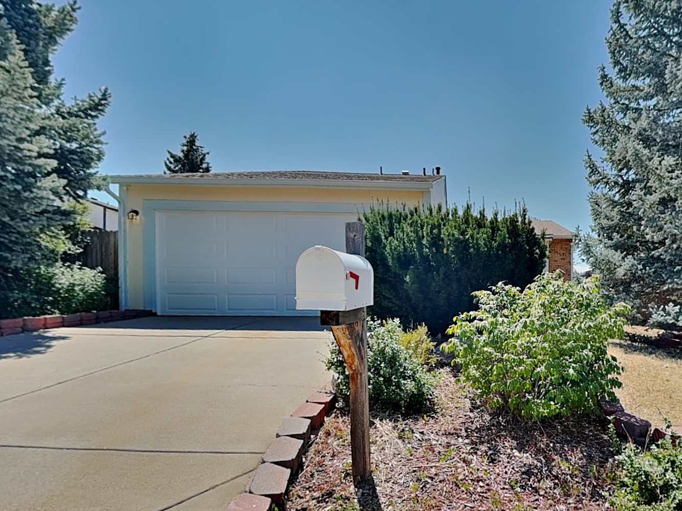 Front of 19126 E Milan Cir, Aurora, CO