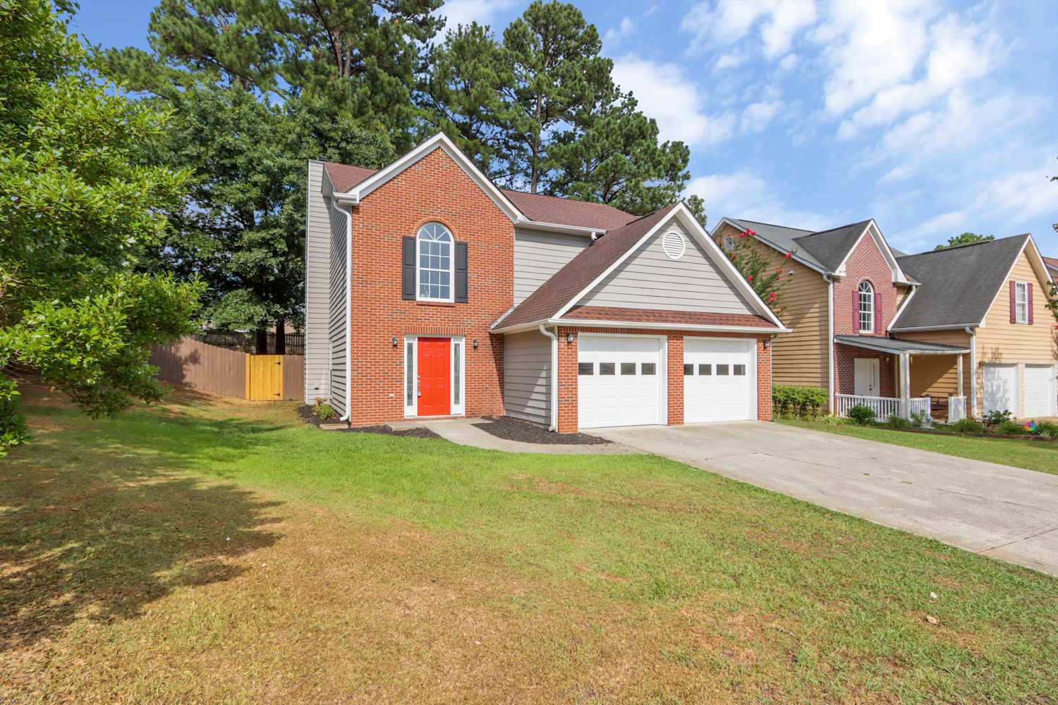 Front of 1915 Stoneoak Cir, Lawrenceville, GA