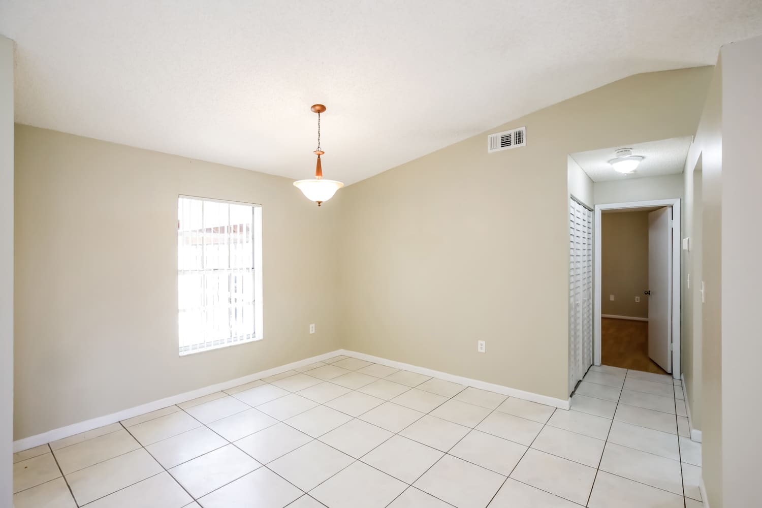 19226 NW 82nd Circle Ct, Hialeah photo 7