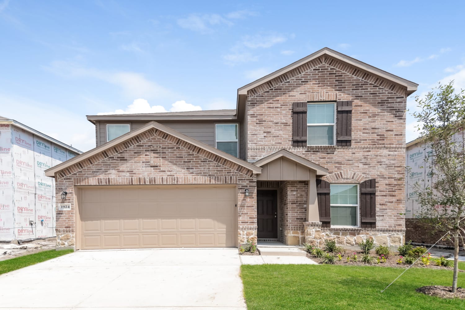 Front of 1924 Cherry Bark Ln, Forney, TX