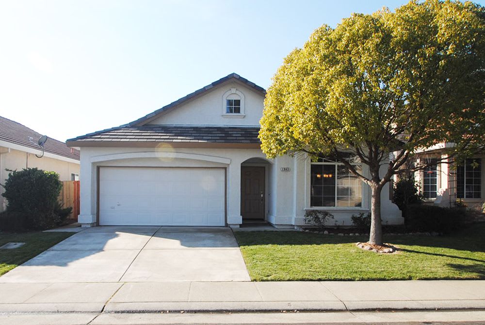 Front of 1943 Ajay Dr, Roseville, CA