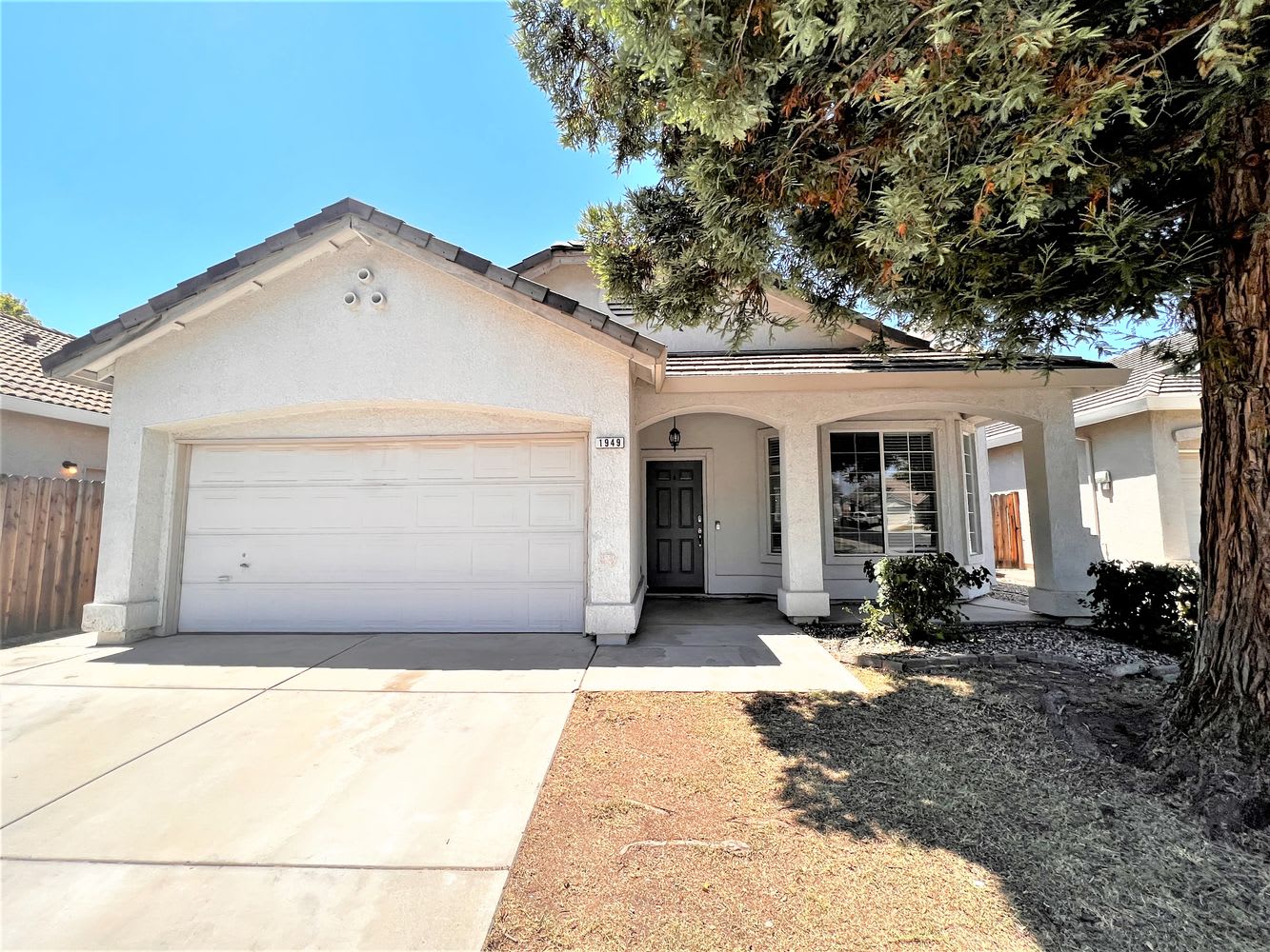 Front of 1949 Lindsay Dr, Roseville, CA