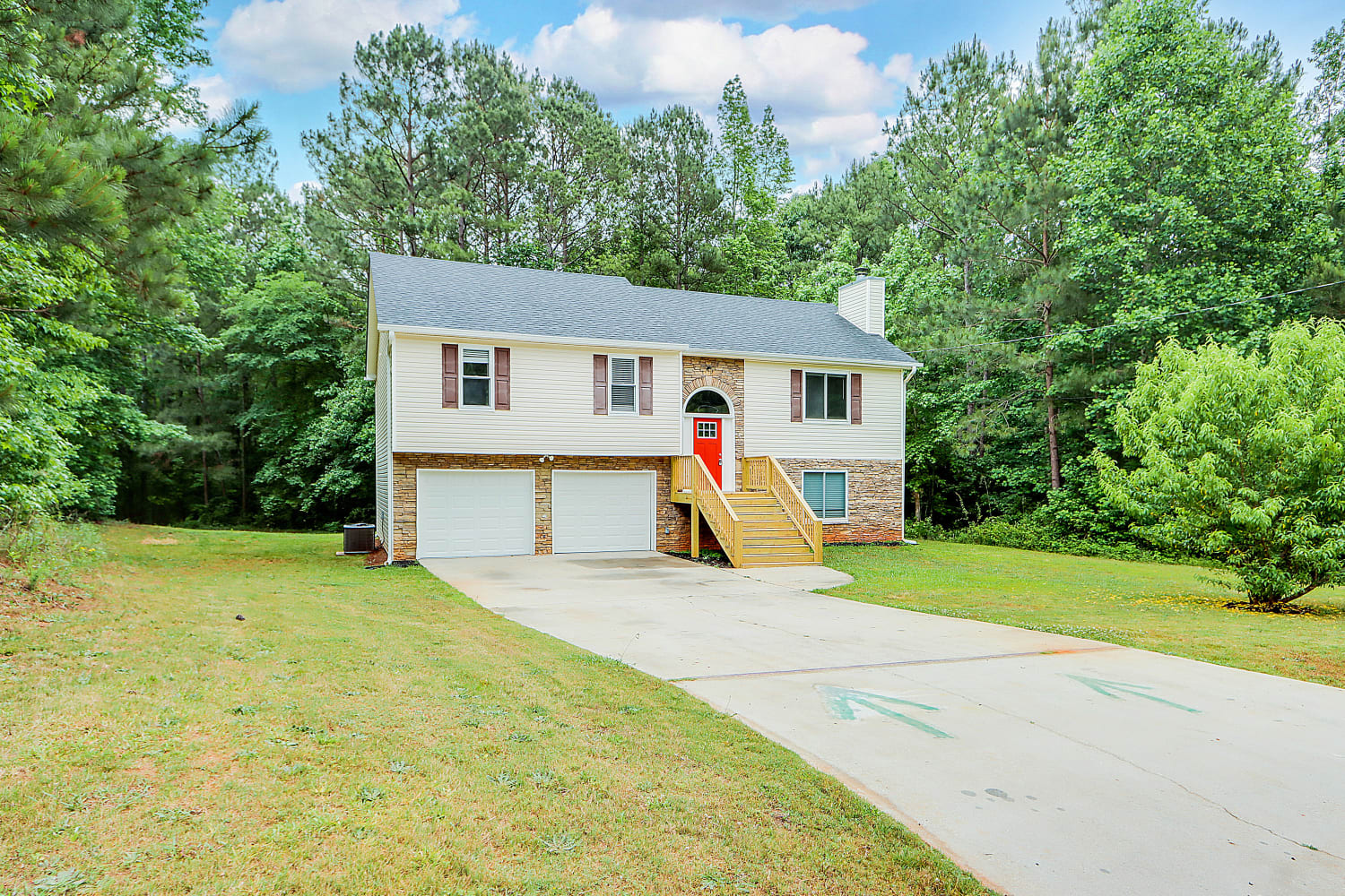 Front of 195 Trinity Dr, Covington, GA