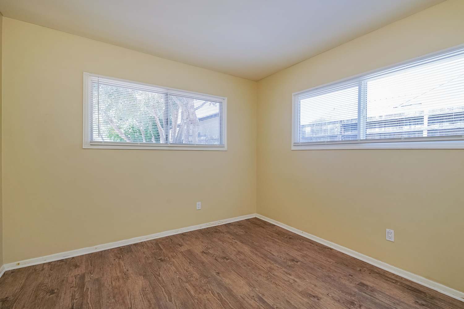 19520 Haynes St, Reseda photo 14
