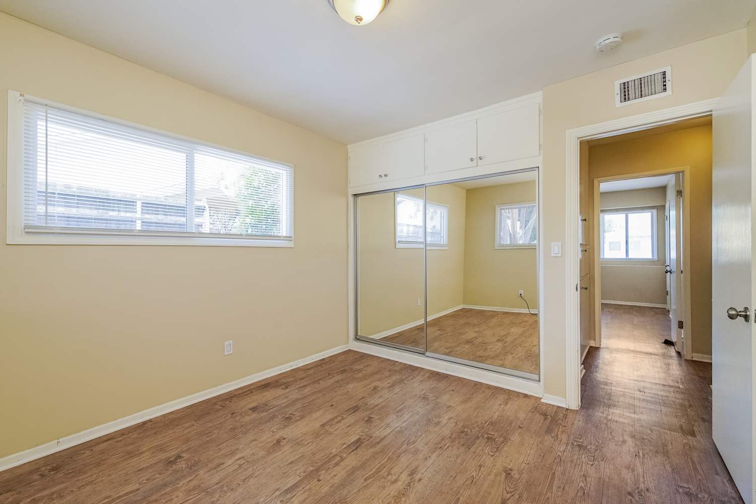 19520 Haynes St, Reseda photo 15