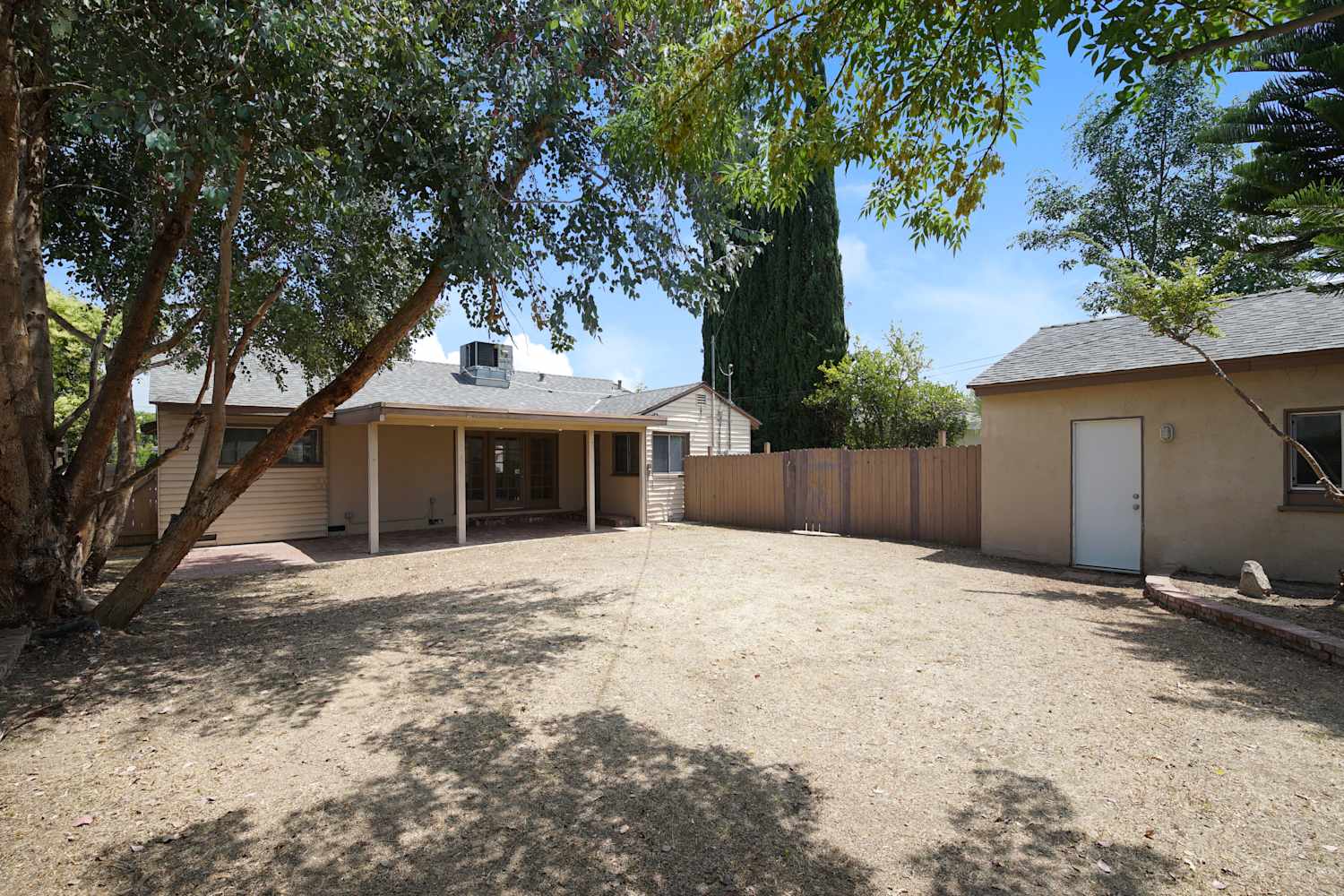 19520 Haynes St, Reseda photo 17