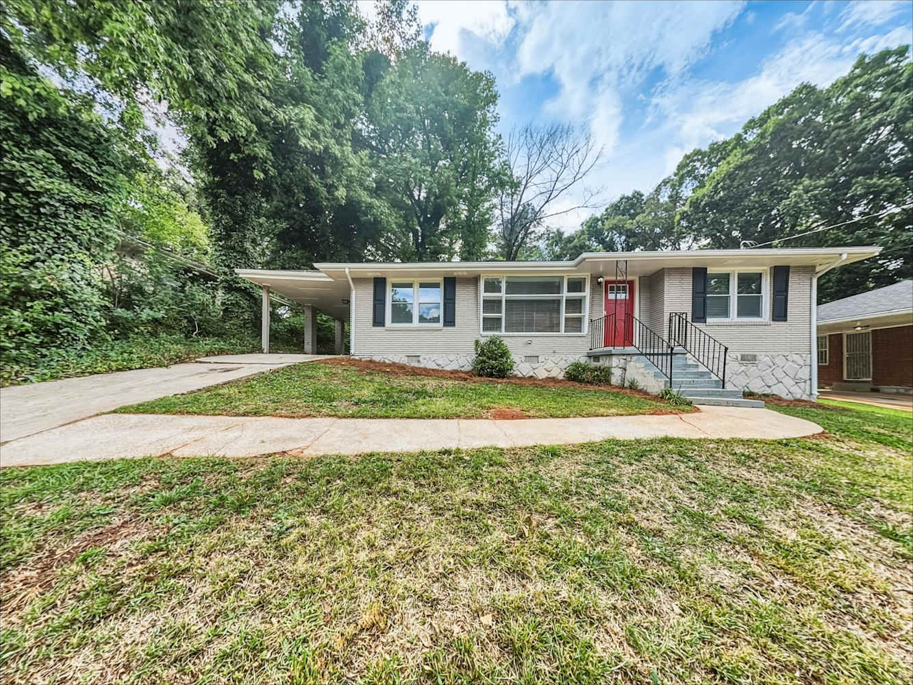 Front of 1959 Laurel Ln, Decatur, GA