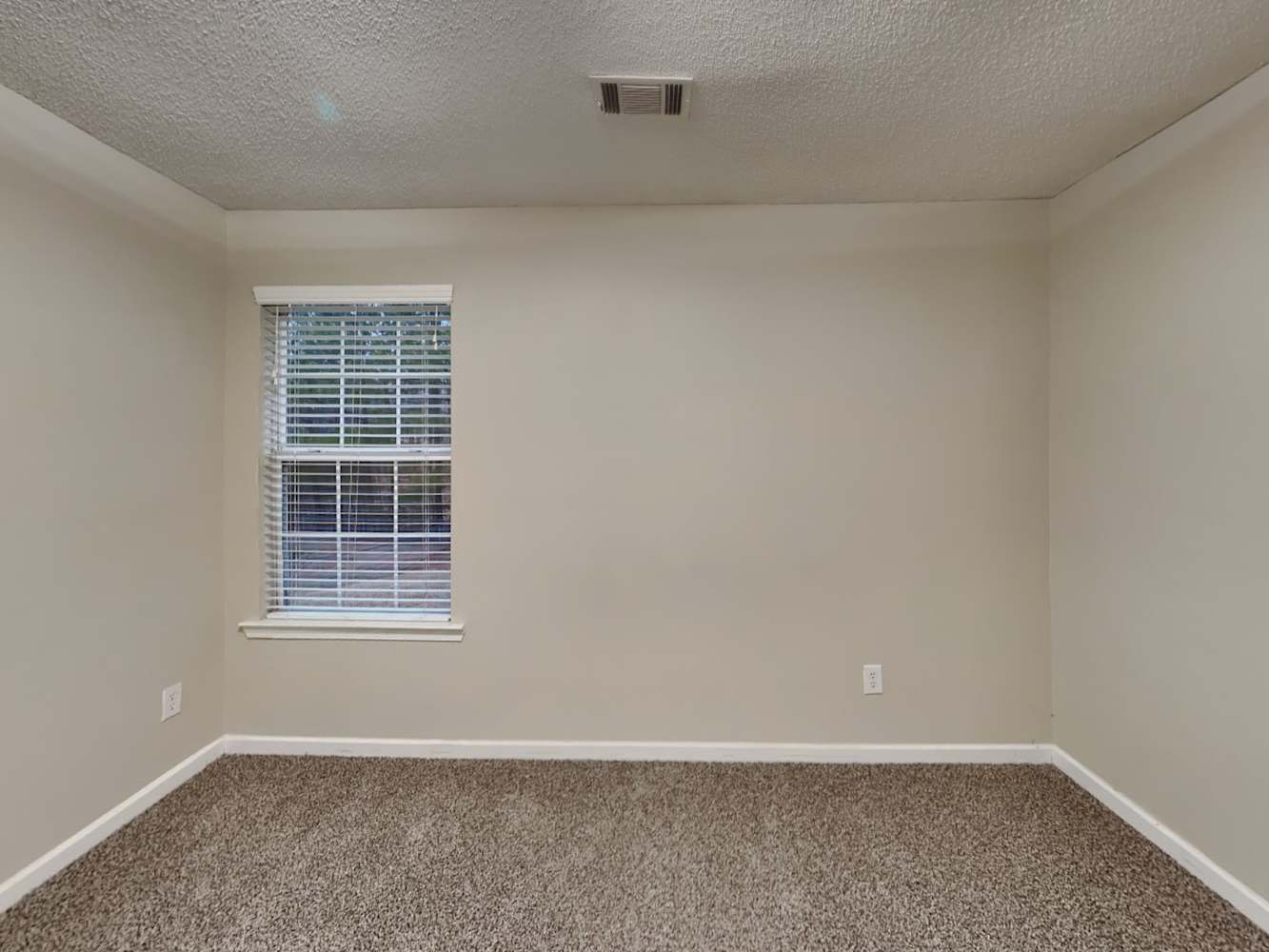 1978 Bridgestone Cir, Conyers photo 14