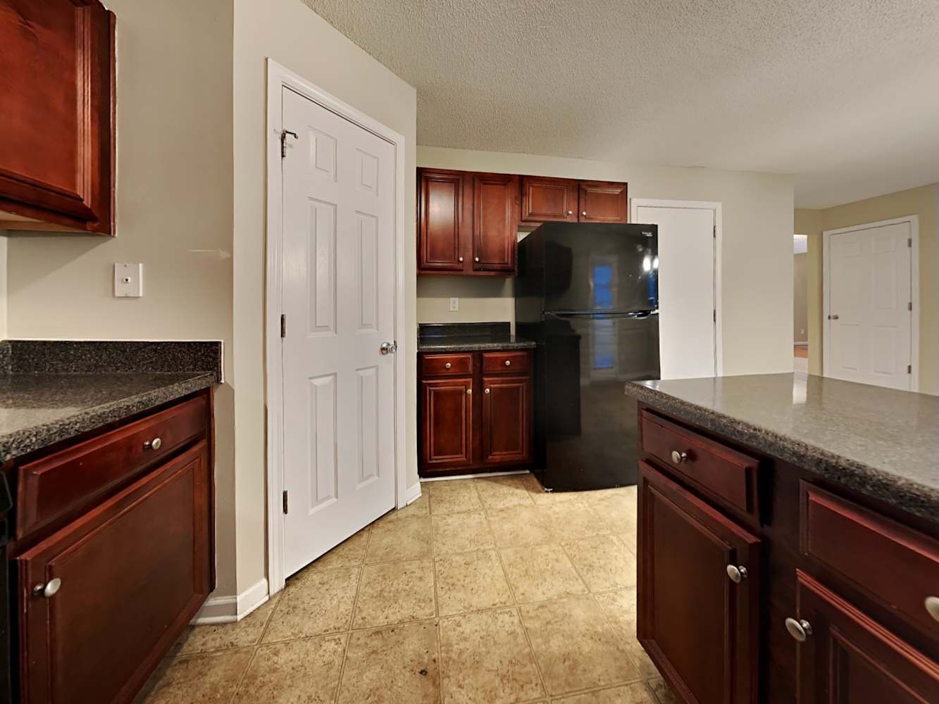 1978 Bridgestone Cir, Conyers photo 8