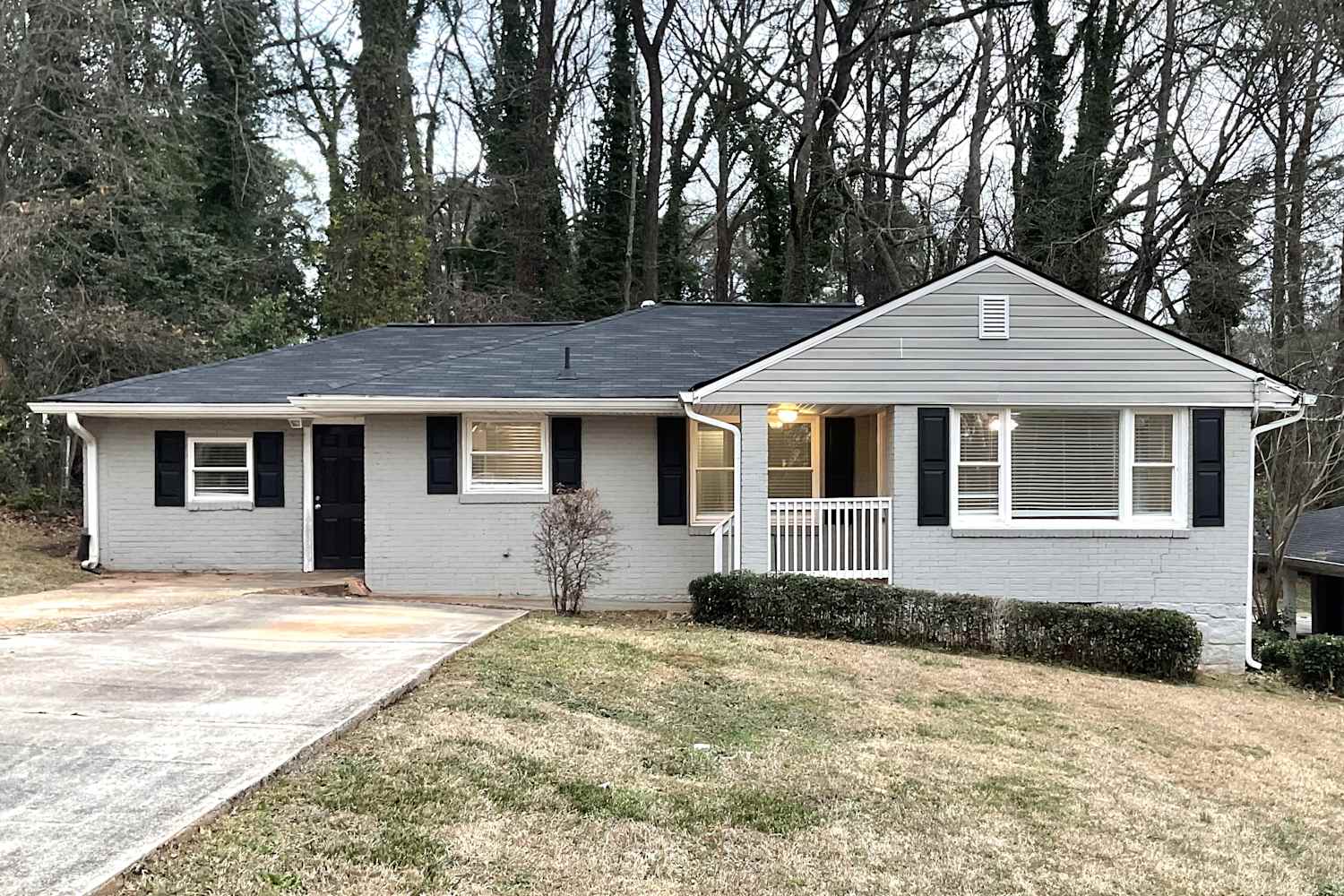1978 Glendale Dr, Decatur photo 1