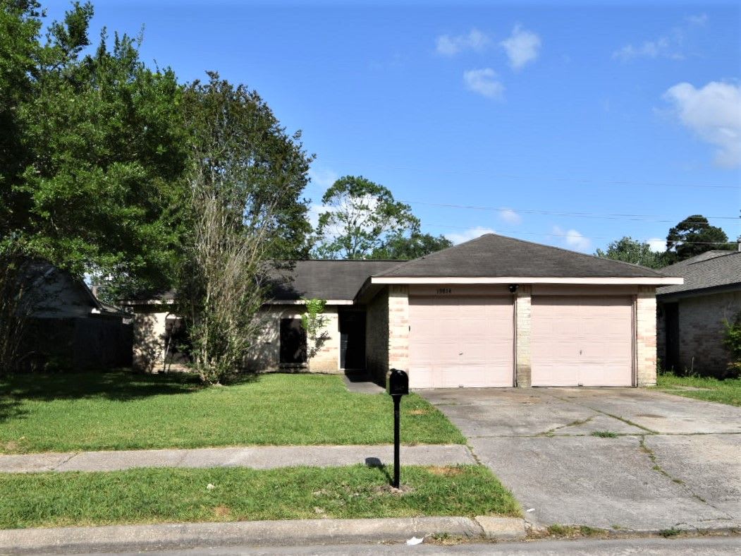 Front of 19814 Burle Oak Dr, Humble, TX