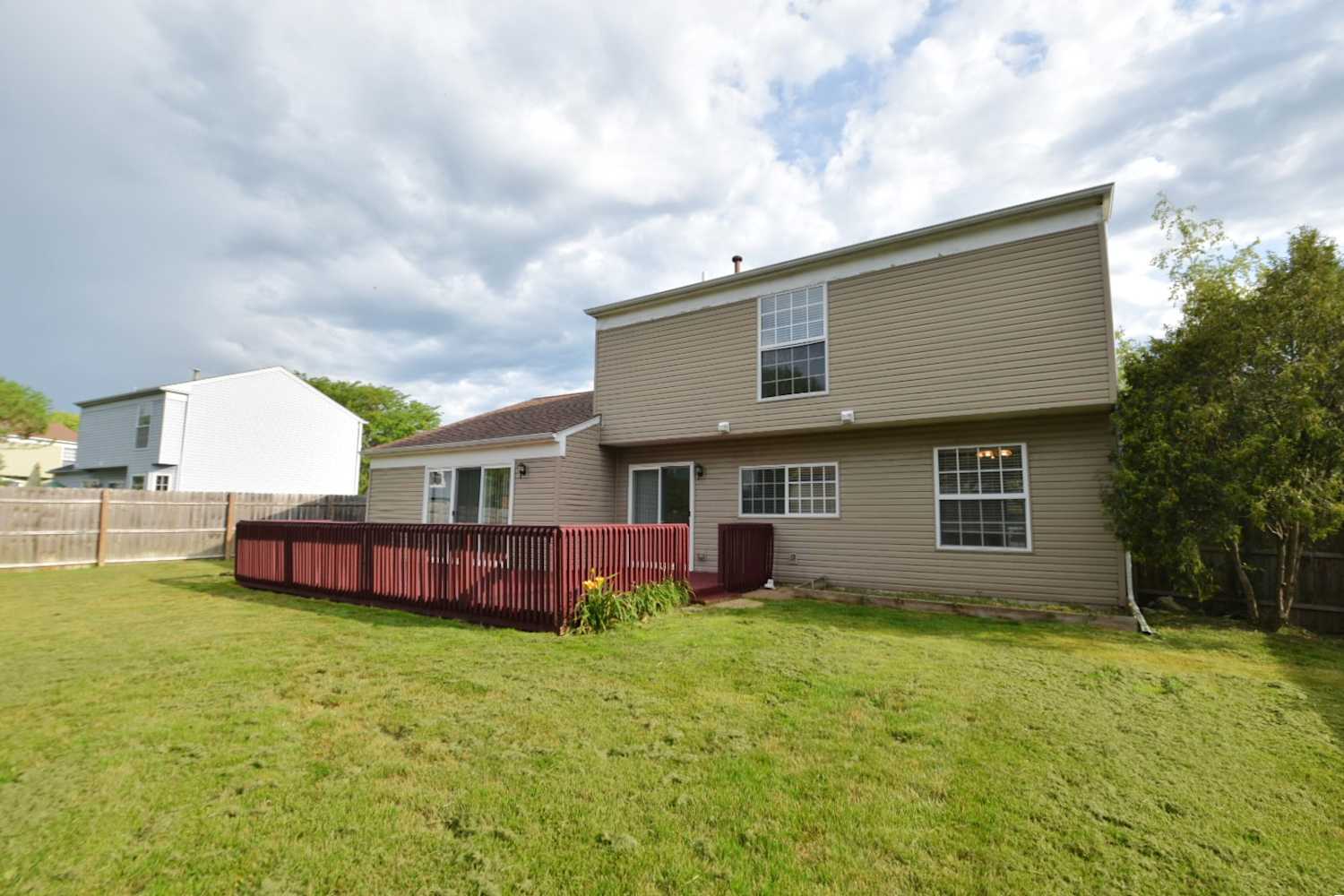 1985 College Green Dr, Elgin photo 11