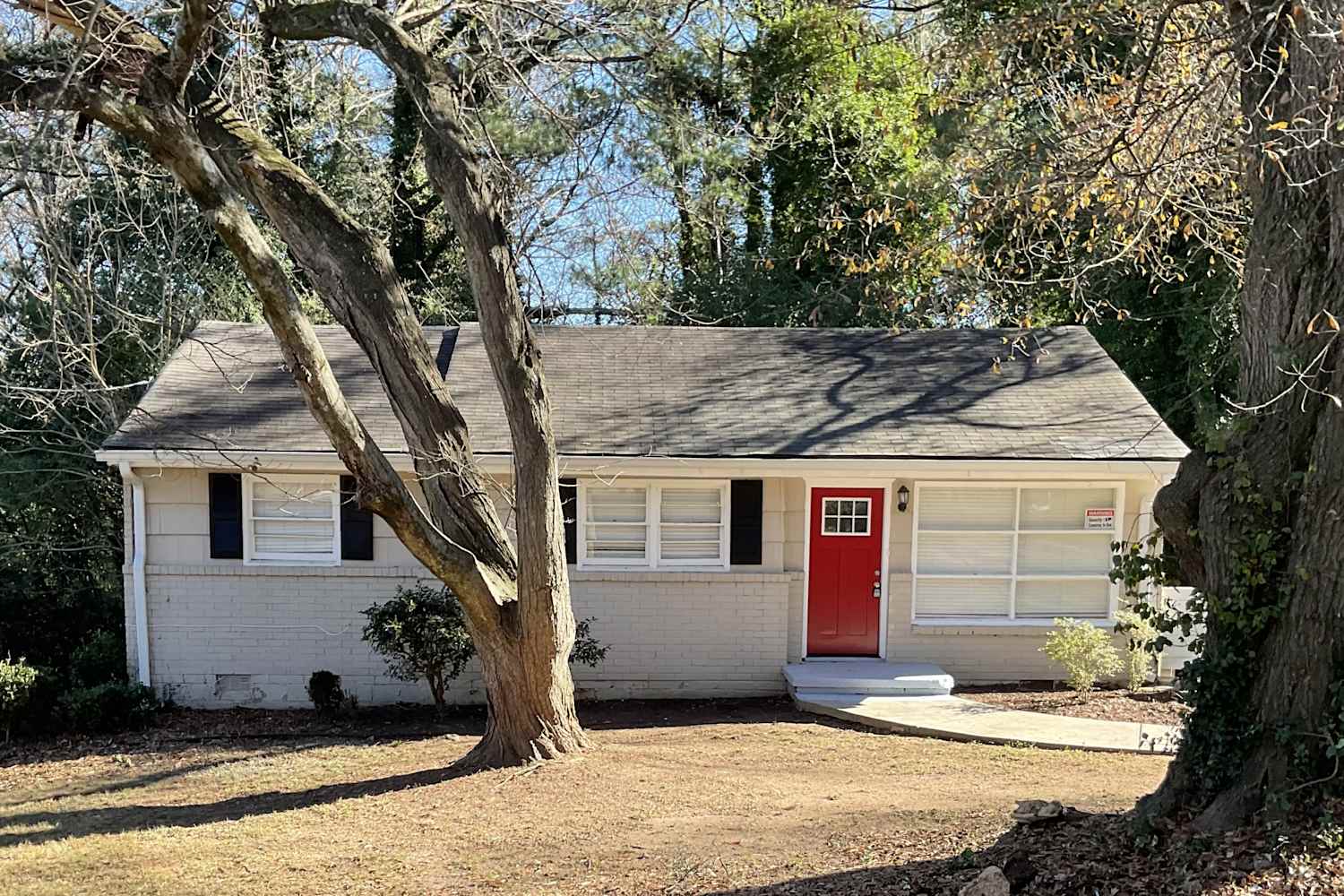 Front of 1986 Bandera Dr, Decatur, GA