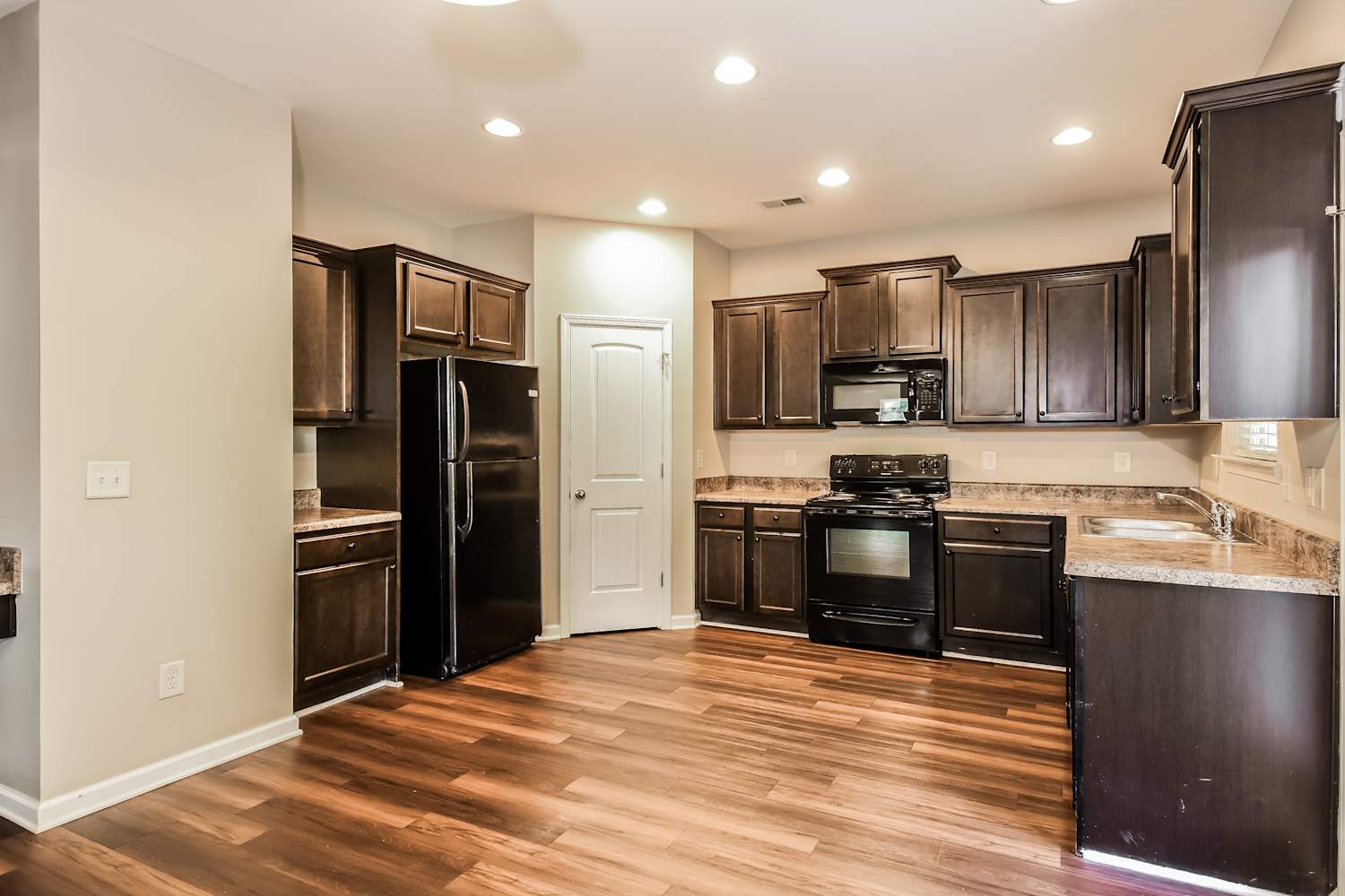 200 Reston Ct, Ball Ground photo 7