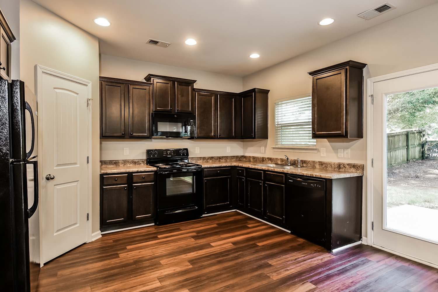 200 Reston Ct, Ball Ground photo 8