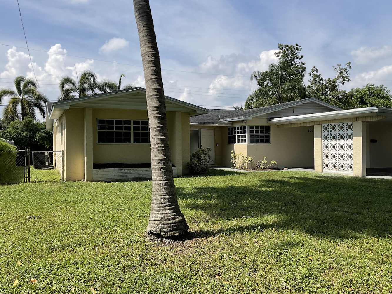 Front of 200 SW 65th Way, Pembroke Pines, FL