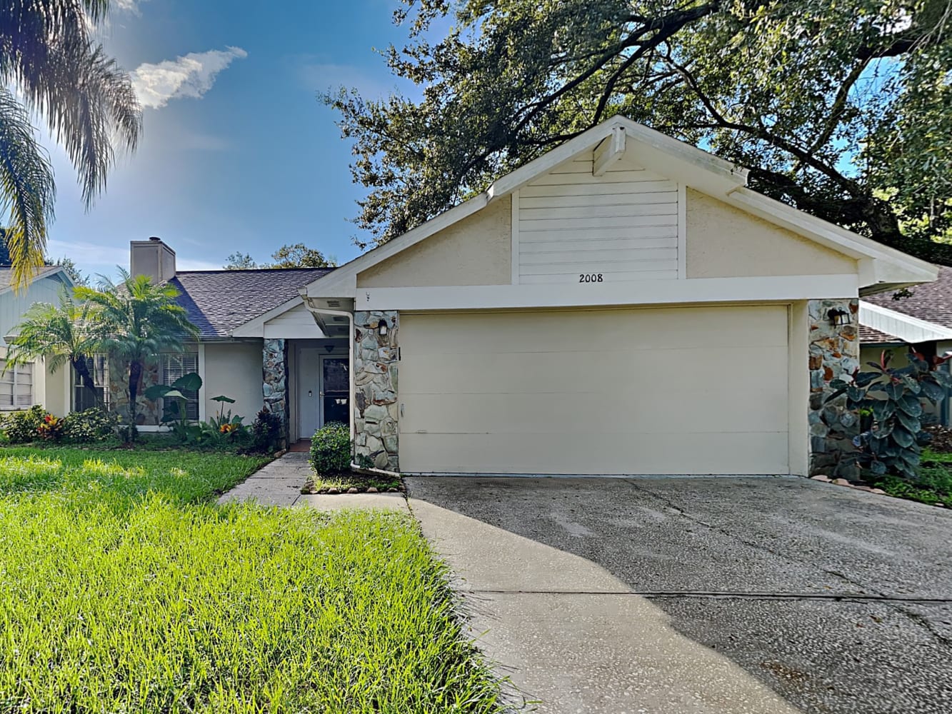 Front of 2008 Branch Tree Ln, Brandon, FL