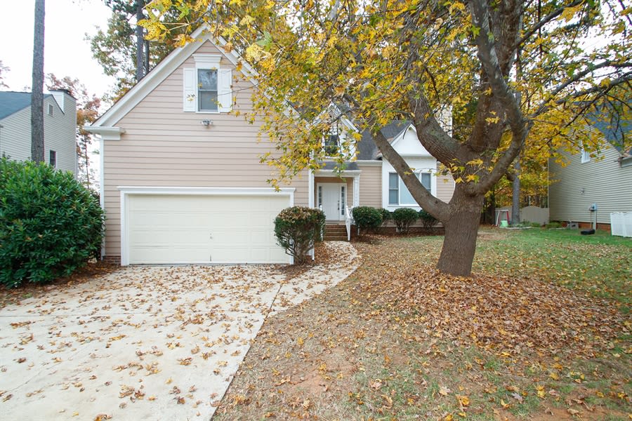 Front of 2009 Tanfield Dr, Matthews, NC