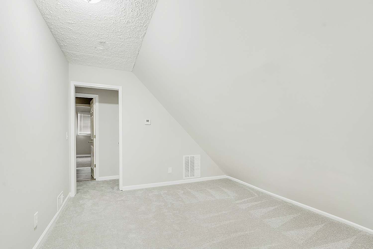 201 Chatooga Dr, Woodstock photo 11