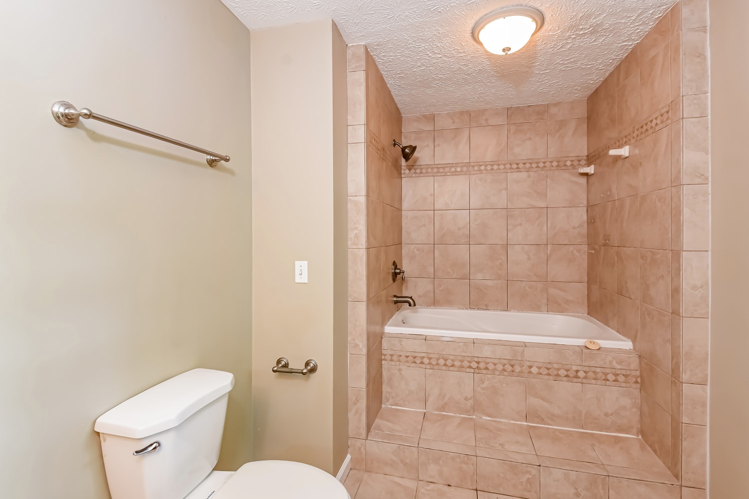 201 Hardman Way, Woodstock photo 15