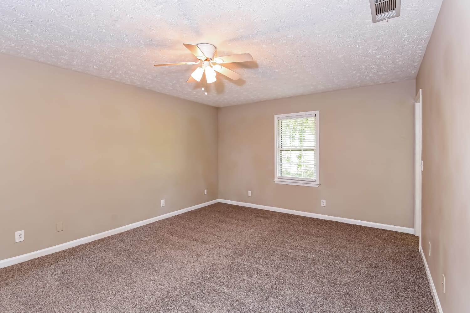 201 Hardman Way, Woodstock photo 13