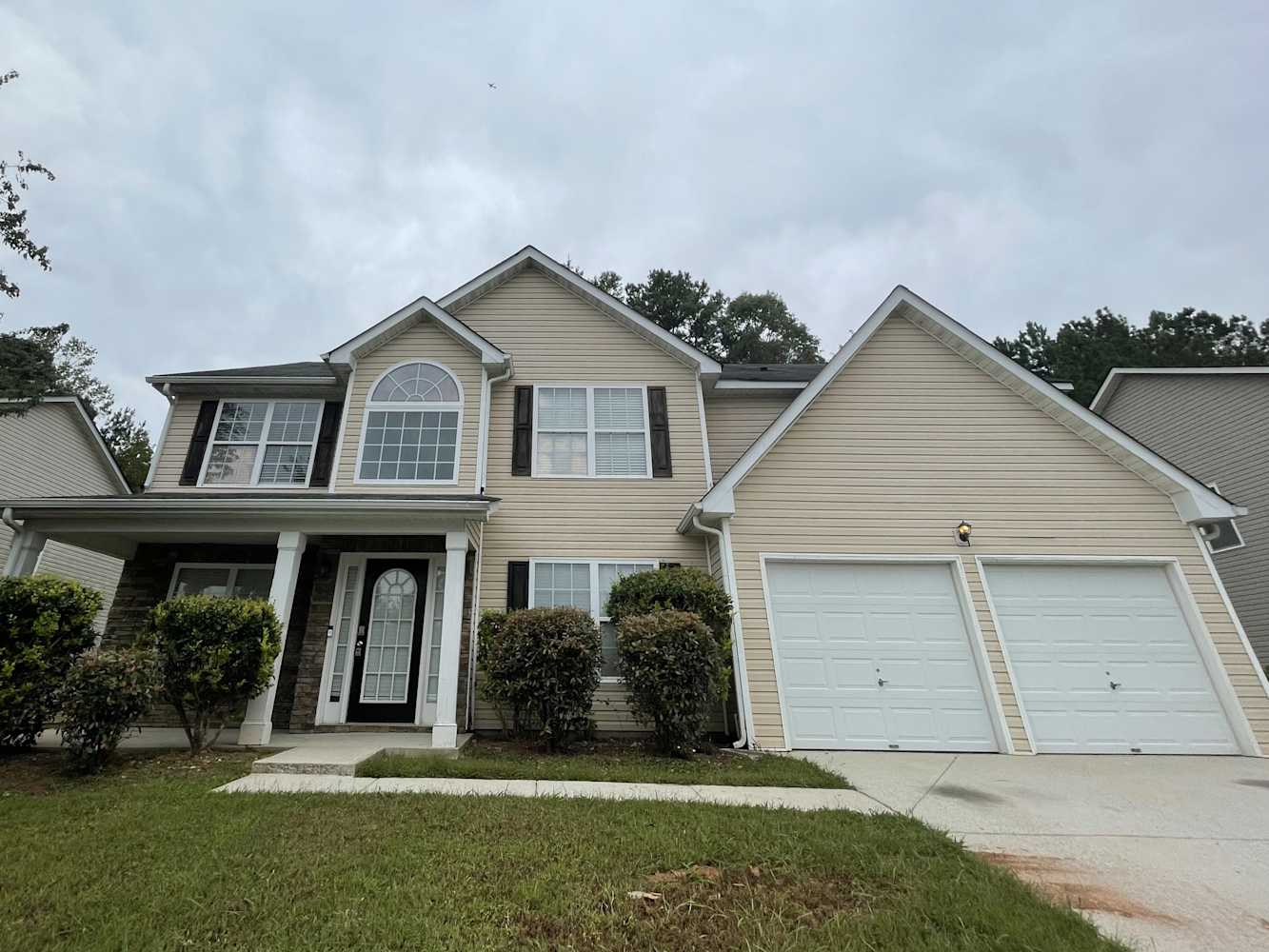 Front of 2013 Reflective Waters Rd, Villa Rica, GA