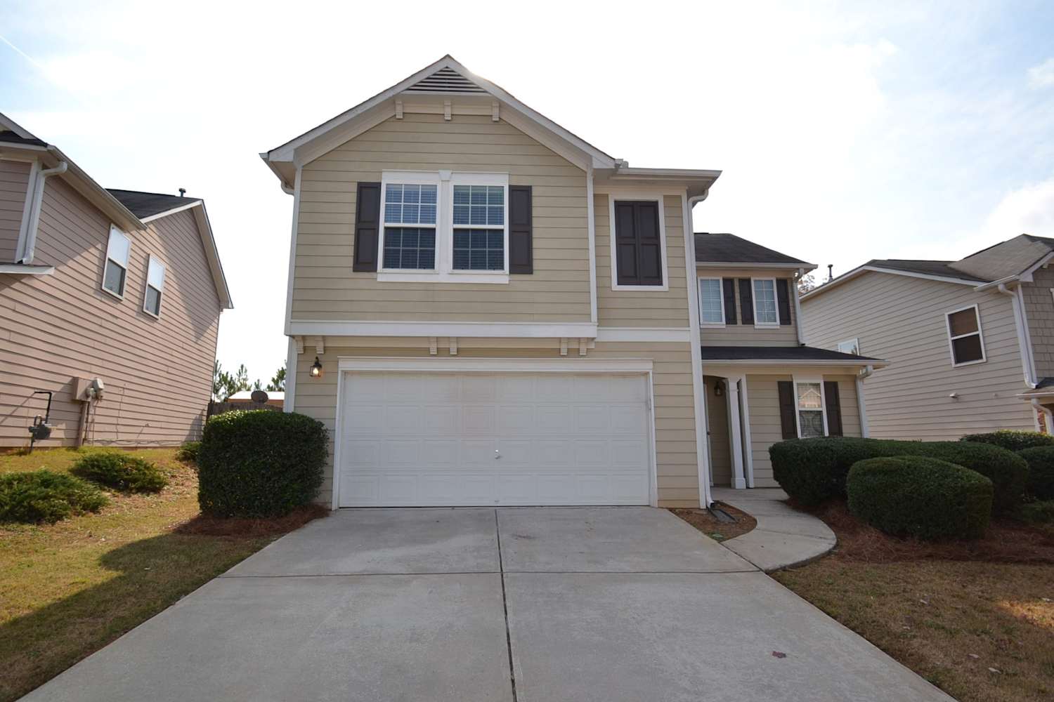 Front of 2017 Valley Creek Dr, Lithia Springs, GA
