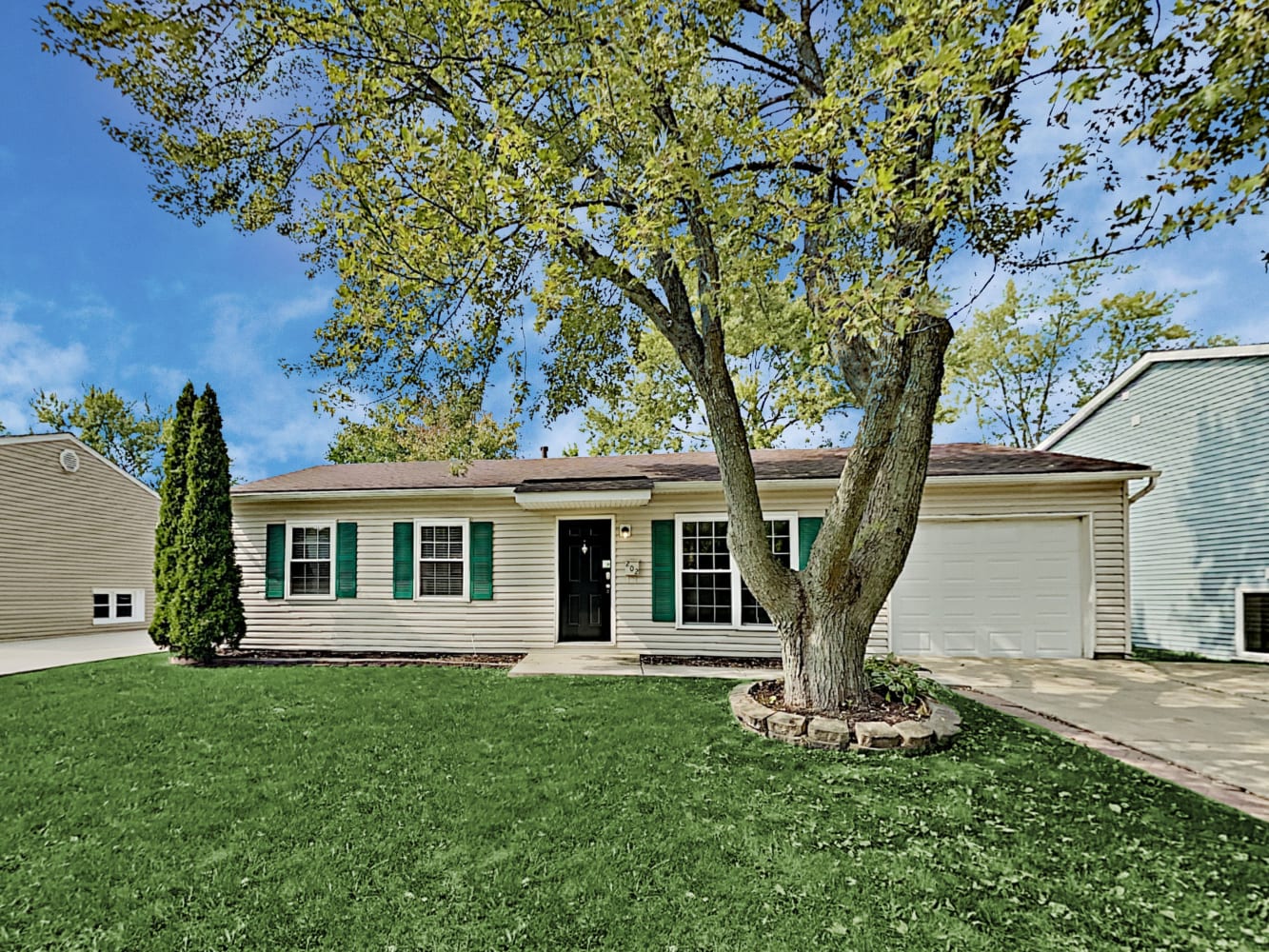 202 Mayfield Dr, Streamwood photo 1