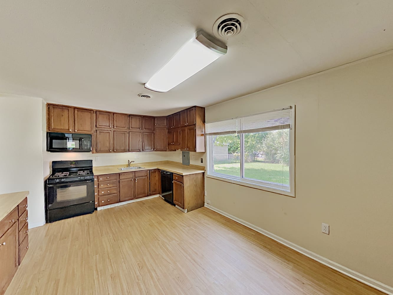 202 Mayfield Dr, Streamwood photo 6