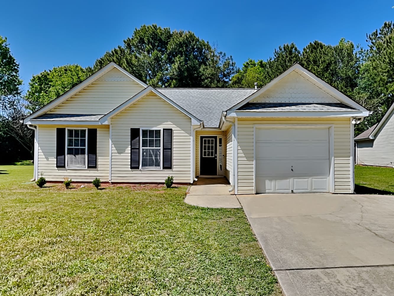 202 Misty Ridge Trl, Stockbridge photo 1