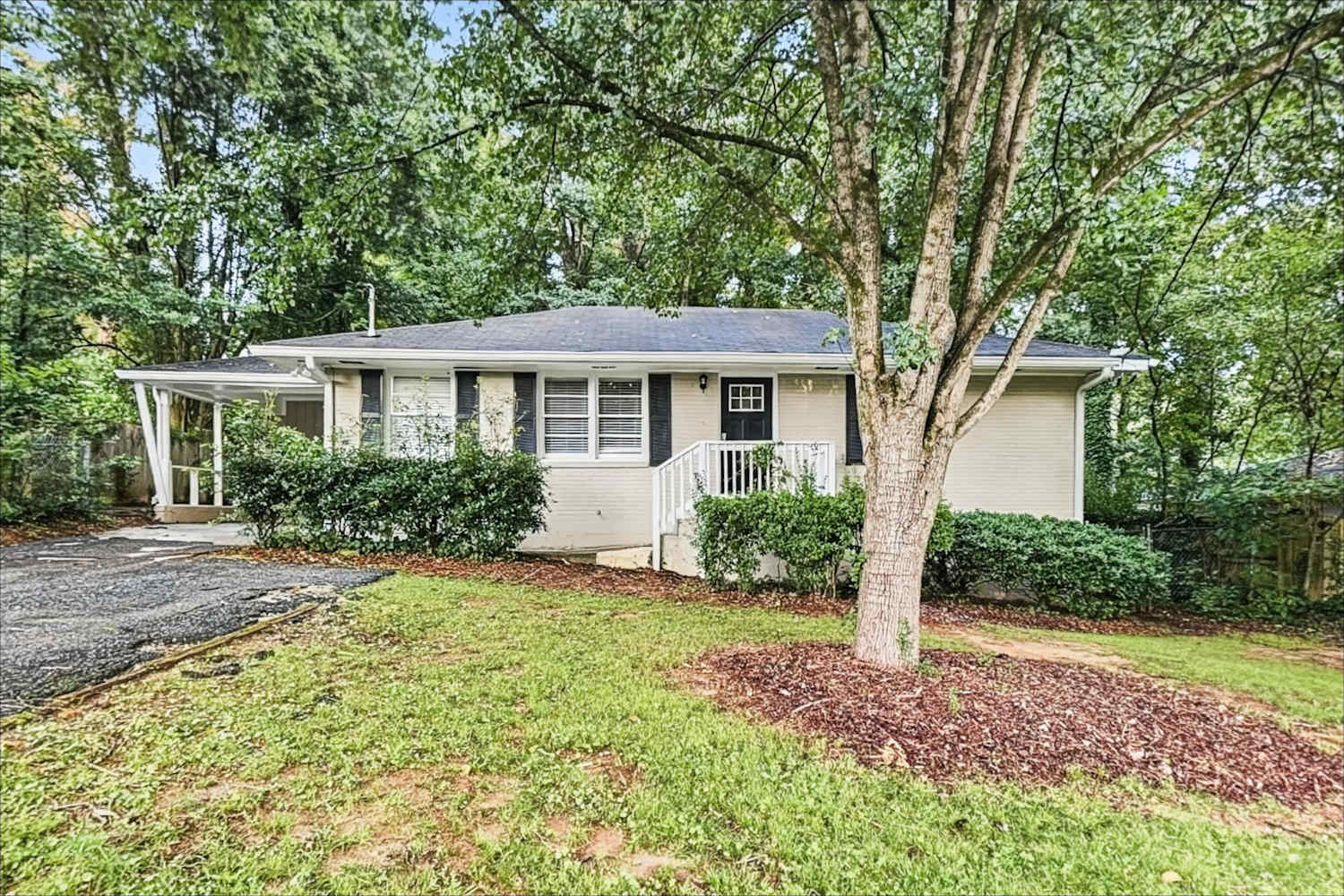 Front of 2024 Rosewood Rd, Decatur, GA