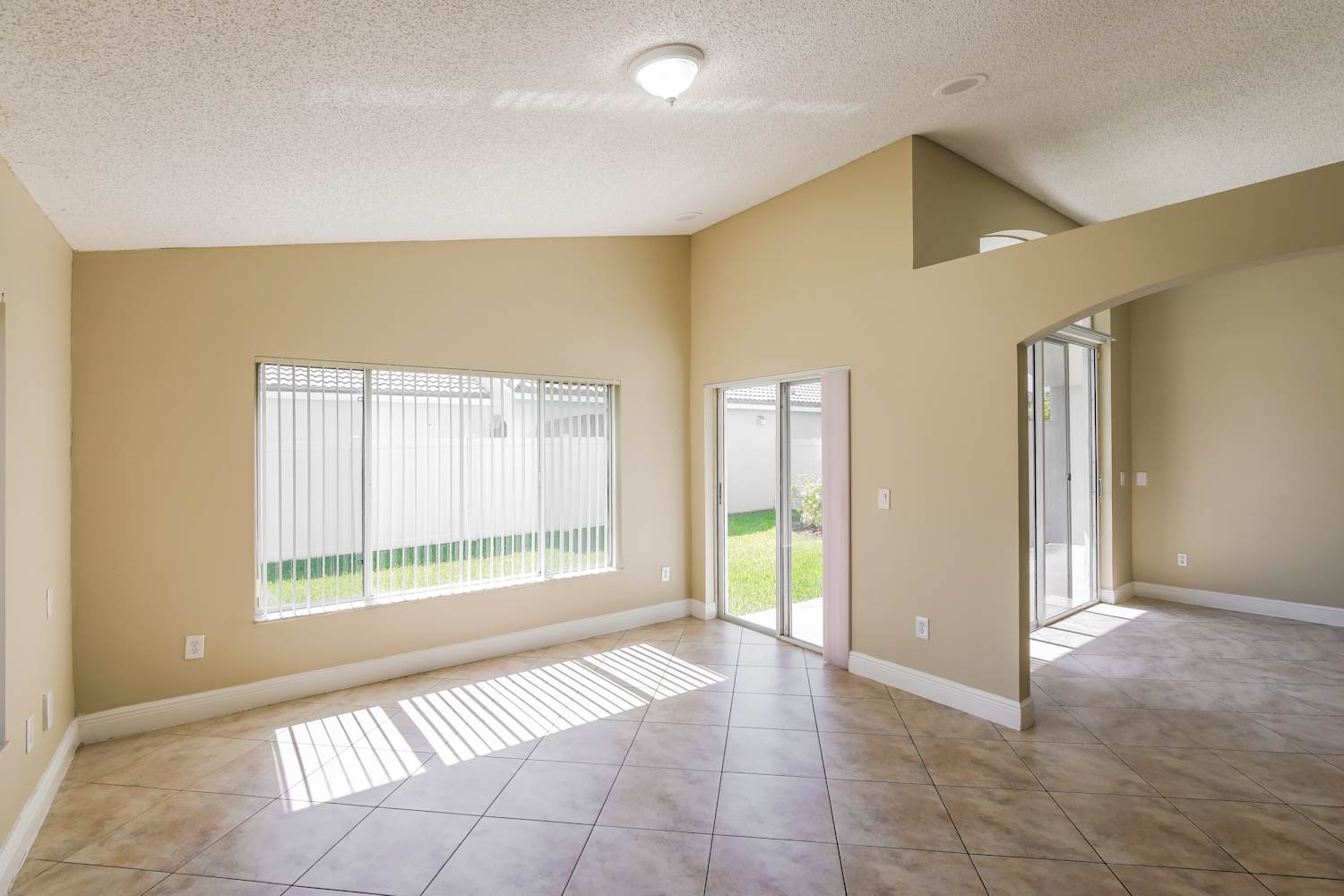 2033 NW 178th Way, Pembroke Pines photo 6