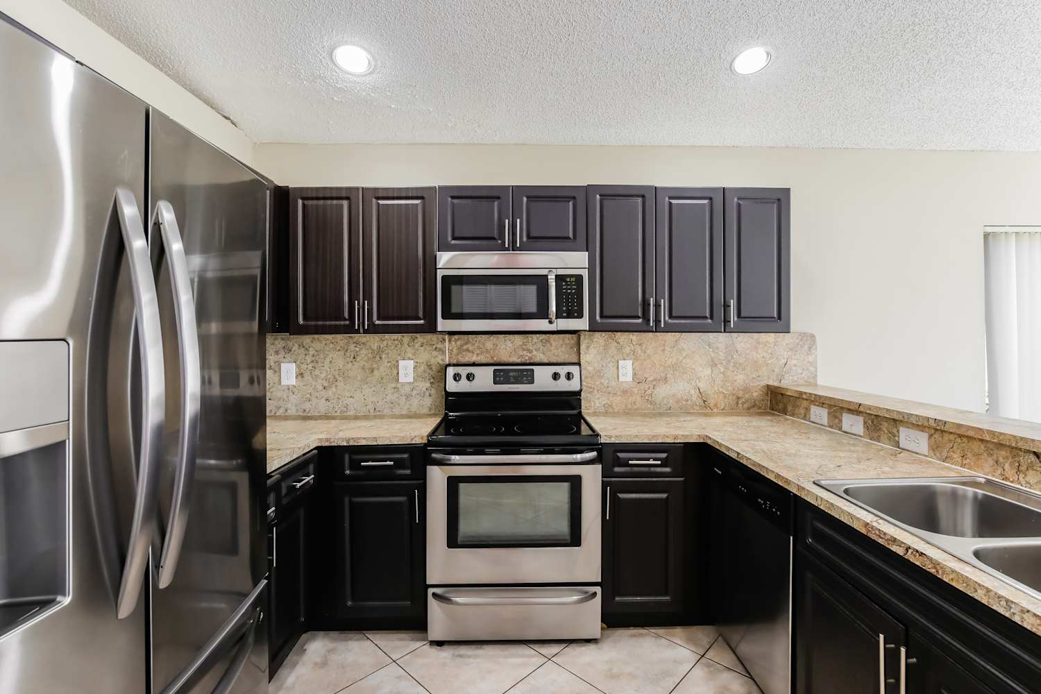 2033 NW 178th Way, Pembroke Pines photo 8